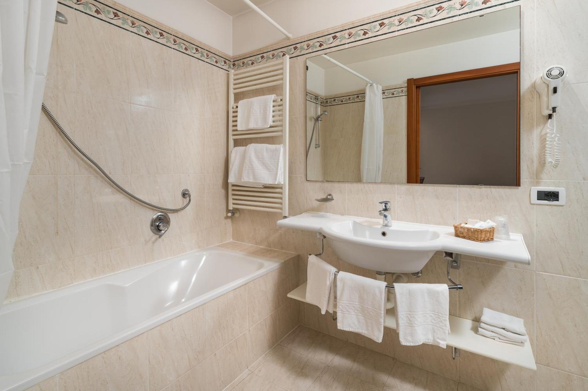 Hotel Eden Levico Terme Esterno foto